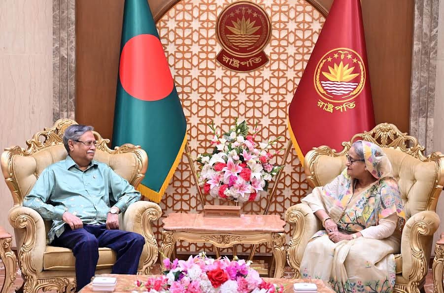 রাষ্ট্রপতির সাথে প্রধানমন্ত্রীর সৌজন্য সাক্ষাৎ