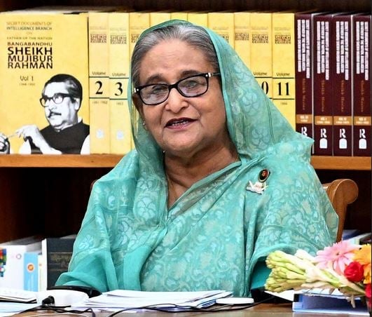 যারা আগুন দিতে যাবে, তাদের ধরে পুলিশে দেবেন- প্রধানমন্ত্রী