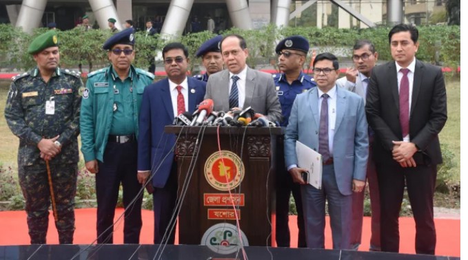 ভোটকেন্দ্র পেশিশক্তি মুক্ত রাখার নির্দেশনা দেওয়া হয়েছে: সিইসি