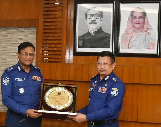 বিদায়ী অতিরিক্ত আইজিপি শফিকুল ইসলাম এর সংবর্ধনা অনুষ্ঠিত 