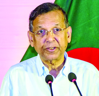 স্মার্ট বাংলাদেশ বিনির্মাণে সরকার সঠিক পথেই এগিয়ে যাচ্ছে: আইনমন্ত্রী