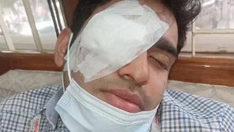 ফুলের দাম বাড়ার কারণ জানতে চাওয়ায় সাংবাদিকদের মারধর করেছে ফুল ব্যবসায়ীরা