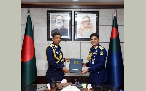 কোস্ট গার্ডের মহাপরিচালকের দায়িত্ব গ্রহণ করেছেন এরশাদ আলী
