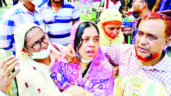 হাসপাতাল জুড়ে কান্নার রোল