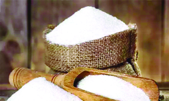 চাহিদার চেয়ে আমদানি বেশি তবু চিনির দাম লাগামছাড়া