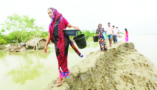 জলবায়ু সংকটে স্থানচ্যুত ৮০ শতাংশই নারী