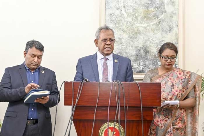 ২৩ নাবিক সুস্থ আছেন, তাদেরসহ জাহাজ ফেরত আনাই প্রথম লক্ষ্য : খুরশেদ আলম