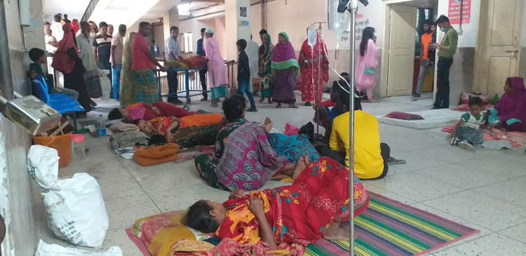 জয়পুরহাটে তীব্র তাপদাহ : হাসপাতালে বাড়ছে রোগী