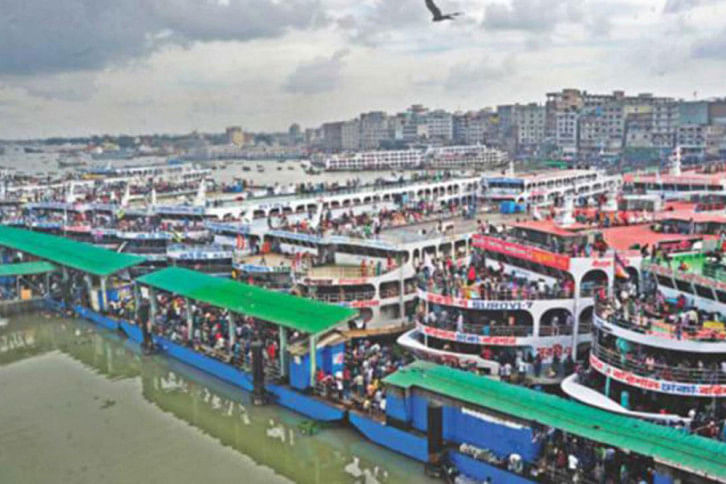 সদরঘাটের দুর্ঘটনায় দুই লঞ্চের রুট পারমিট স্থগিত, আটক ৫