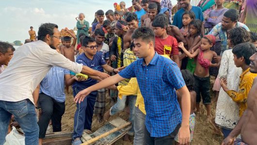 সিলেটে বন্যার্তদের পাশে ছাত্রলীগ