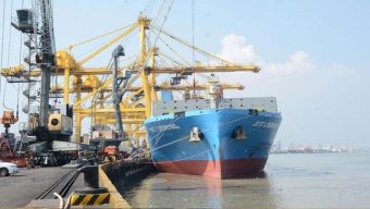 ঘূর্ণিঝড় রেমাল : চট্টগ্রাম বন্দরে সর্বোচ্চ অ্যালার্ট-৪ জারি, বিমানবন্দর বন্ধ থাকবে ৮ ঘণ্টা