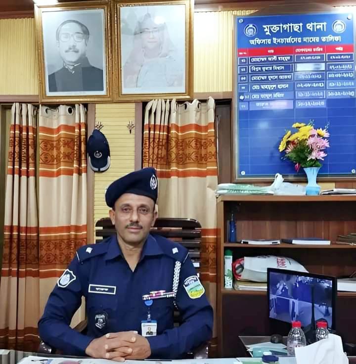 আইনশৃঙ্খলা নিয়ন্ত্রণে কাজ করে যাচ্ছেন মুক্তাগাছা থানার ওসি ফারুক আহম্মেদ
