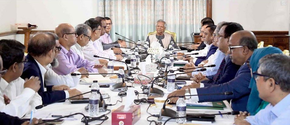 ইউনূসের সঙ্গে সেনাপ্রধান, সুশীল সমাজের নেতৃবৃন্দের বৈঠক