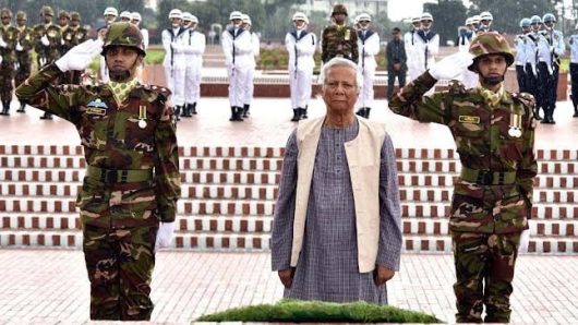 জাতীয় স্মৃতি সৌধে প্রধান উপদেষ্টার শ্রদ্ধা