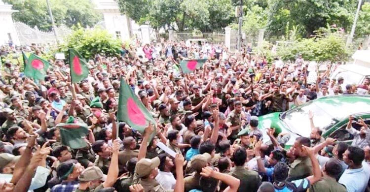 আপাতত সাধারণ আনসার নিয়োগ দেবে না সরকার