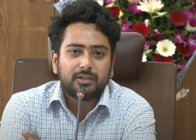 যারা ফ্যাসিবাদের সঙ্গে জড়িত ছিলেন, গণহত্যায় উসকানি দিয়েছেন; তাদের বিচারের আওতায় আনা হবে-তথ্য উপদেষ্টা