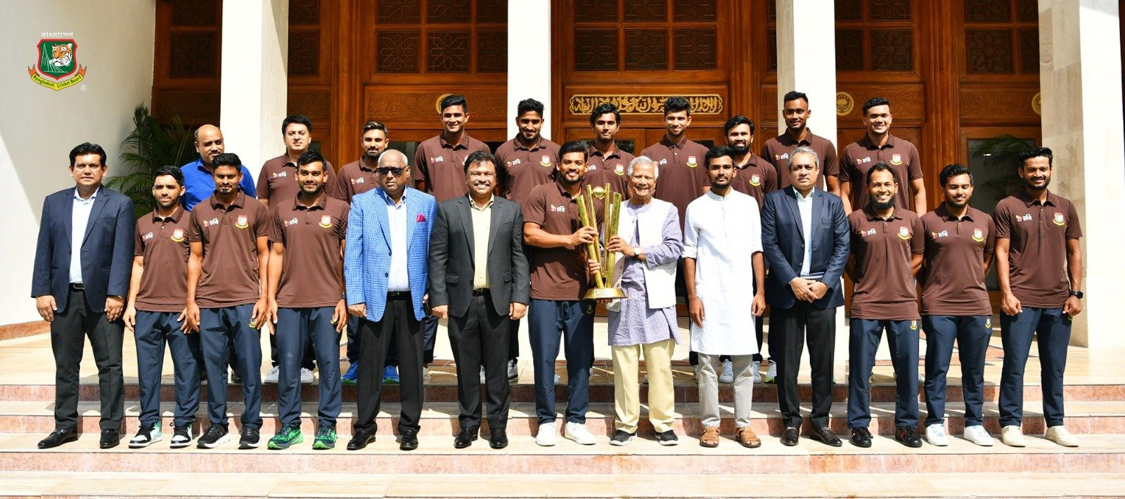 জাতীয় ক্রিকেট দলকে প্রধান উপদেষ্টার সংবর্ধনা